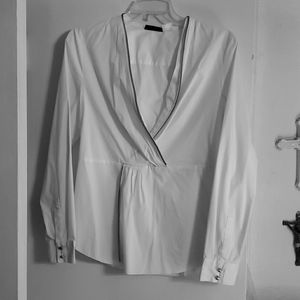 White blouse with zipper accent